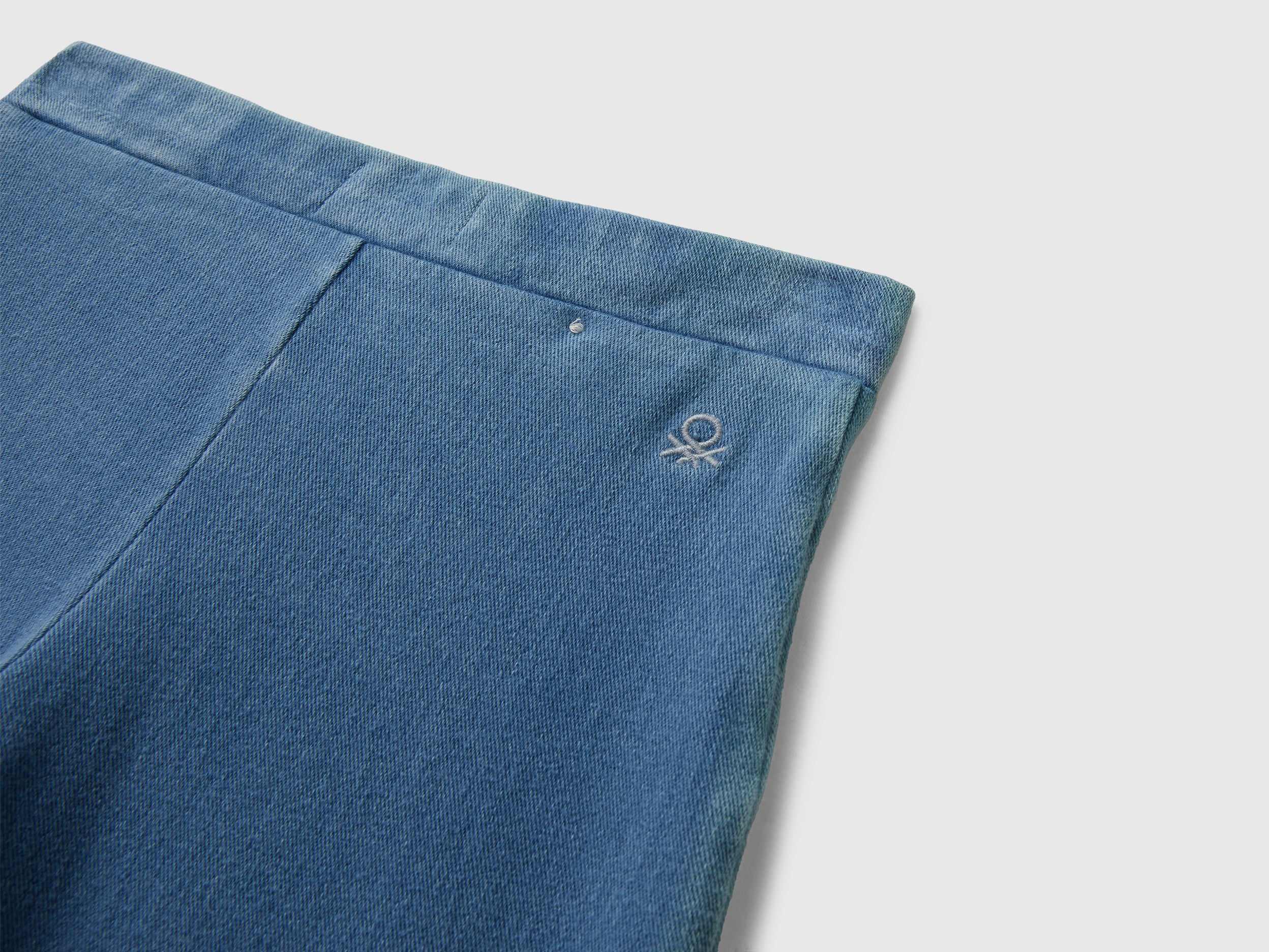 Wide fit super stretch jeans - ucb_image_DS1