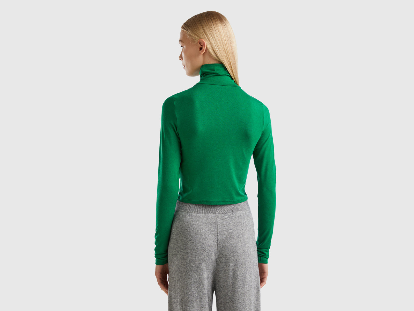 T-shirt com gola alta - ucb_image_B