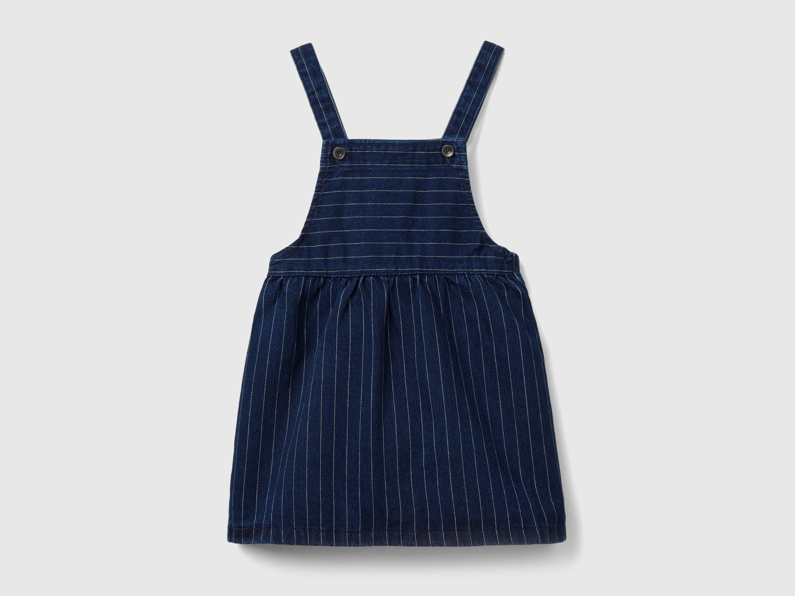 Saia jardineira de jeans com risca de giz - ucb_image_FS