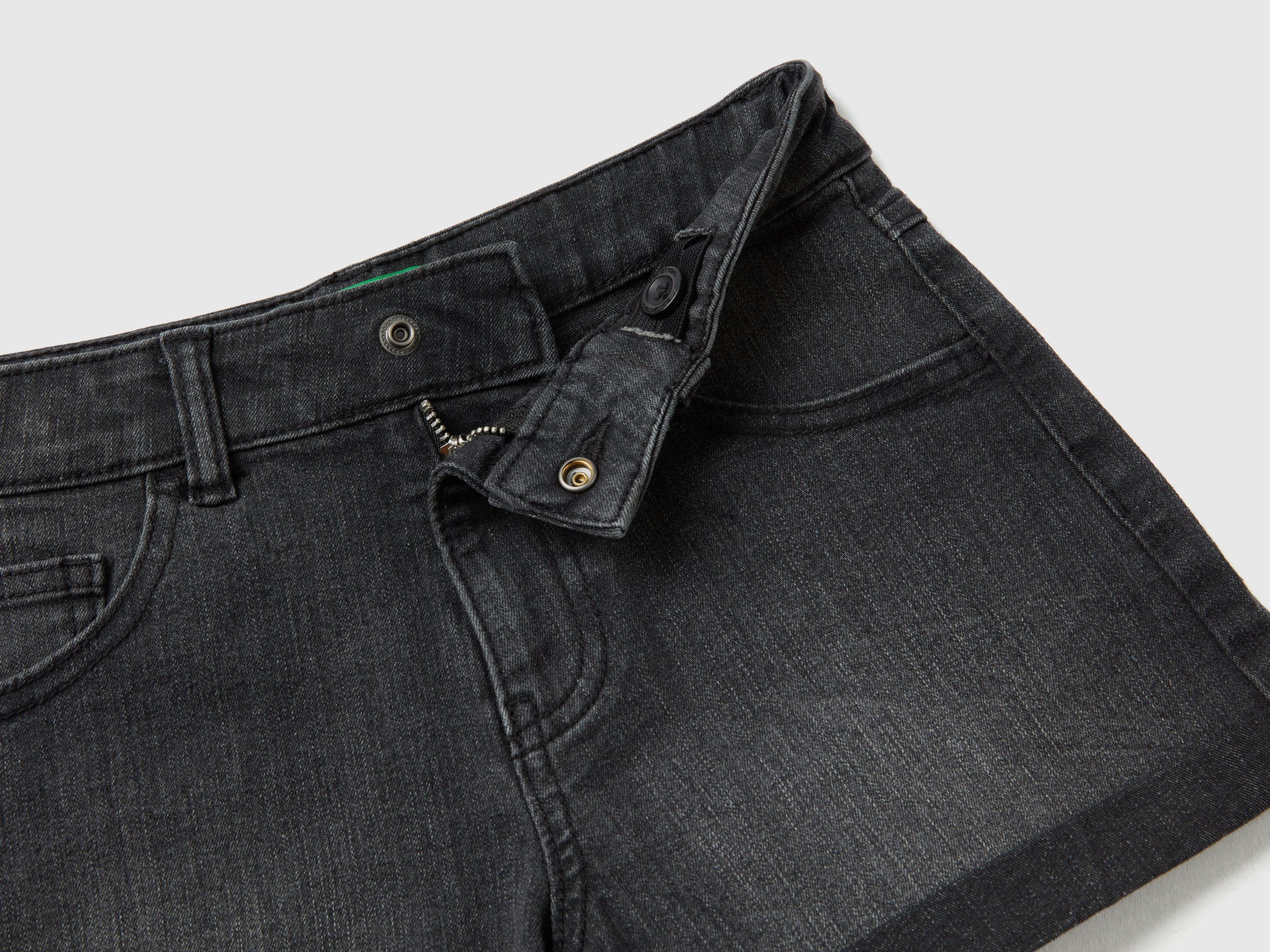 Jeans curtos em denim  - ucb_image_DS1