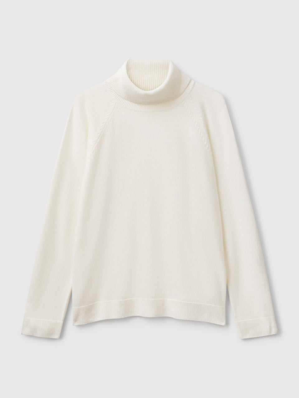 Camisola de gola alta nata em mistura de lã e caxemira. - ucb_image_FS