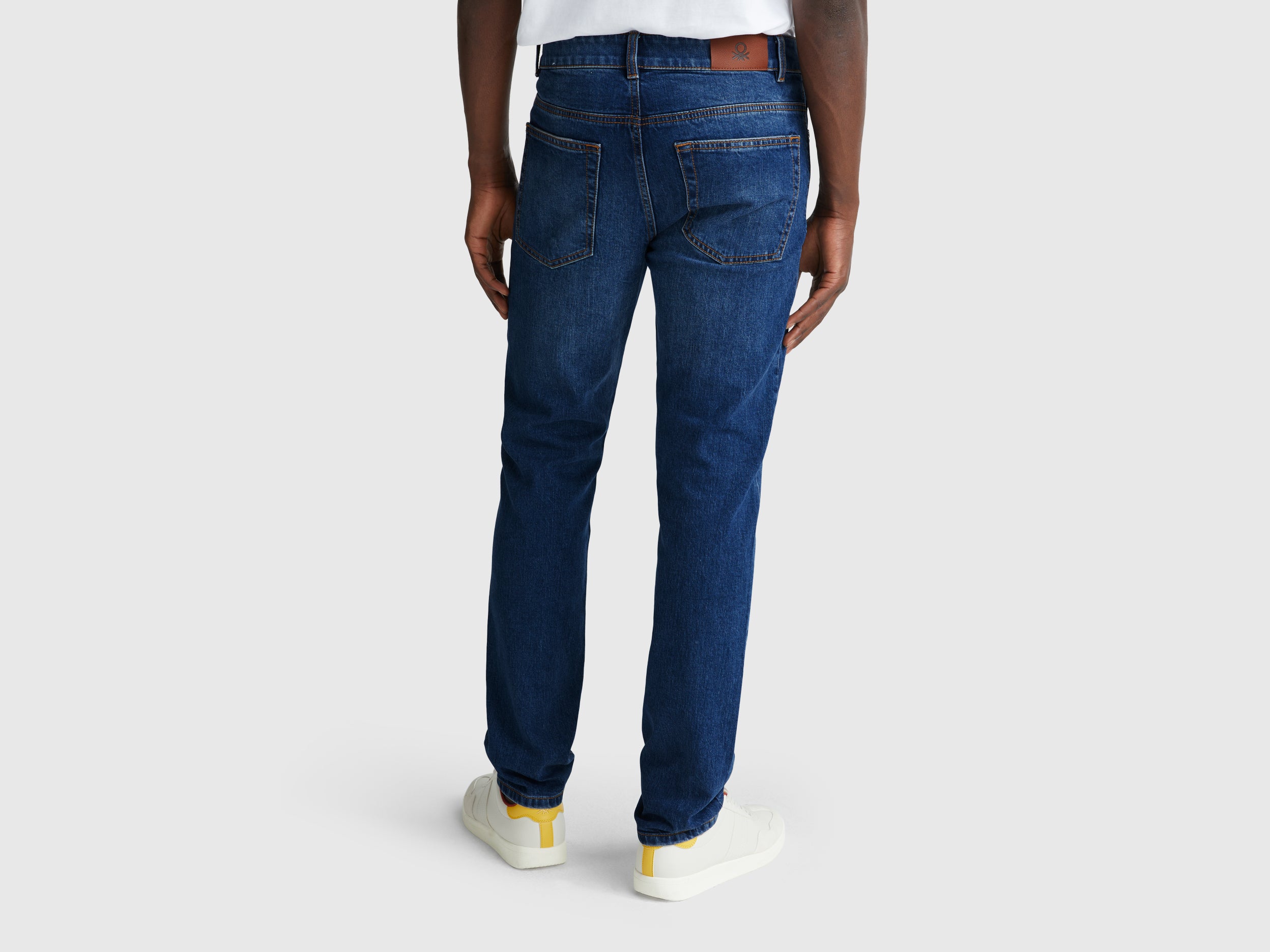 Jeans slim fit cinco bolsos - ucb_image_B