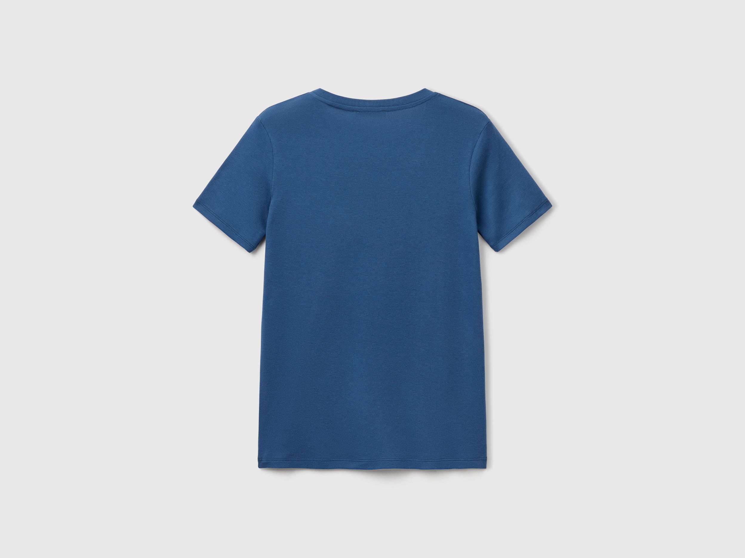 T-shirt azul força aérea em algodão puro com decote em V - ucb_image_BS