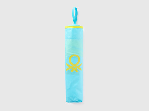 Blue umbrella - ucb_image_FS