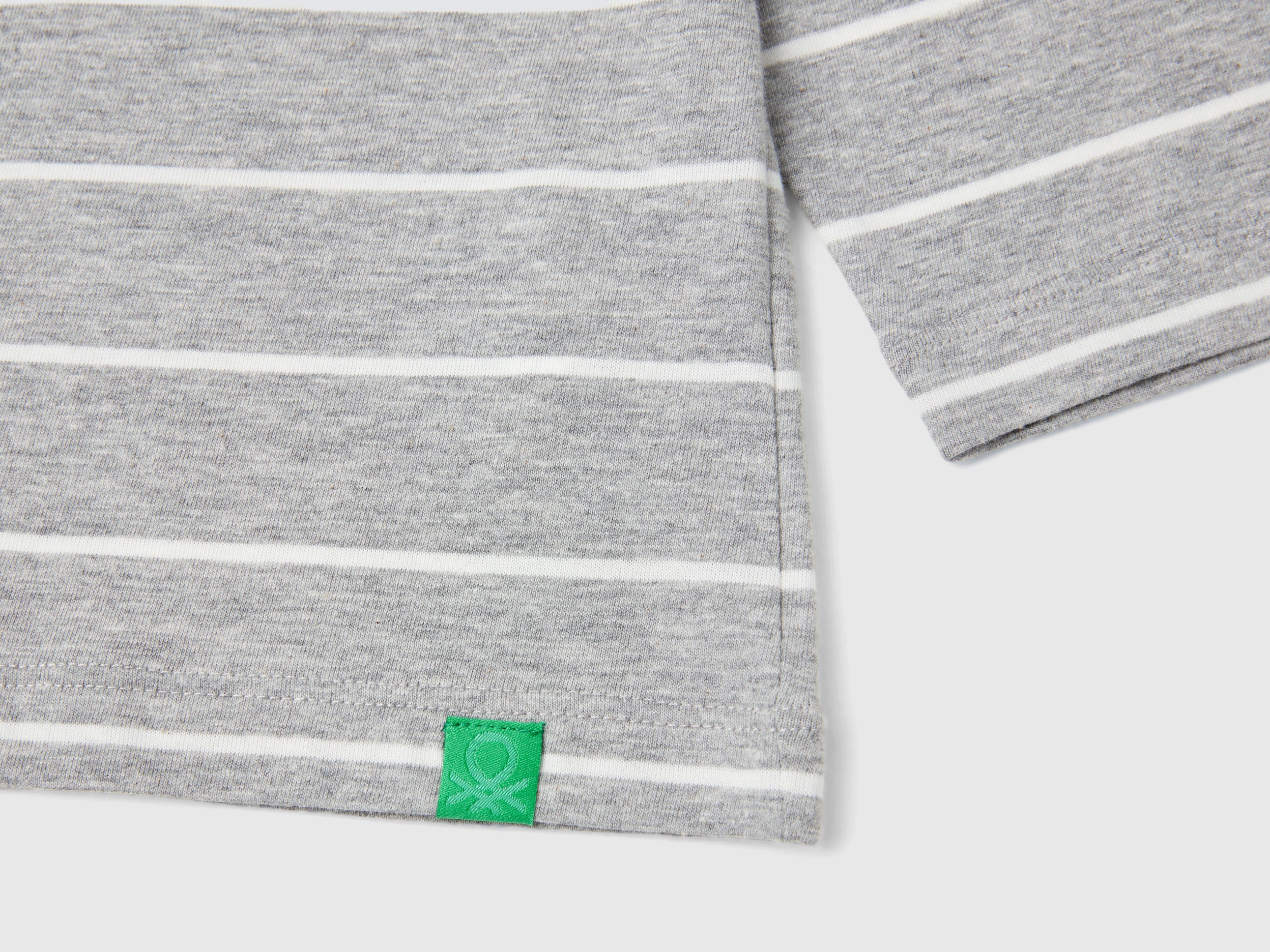 T-shirt às riscas com aplicação - ucb_image_DS1