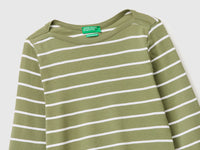 T-shirt às riscas com decote à barco - ucb_image_DS1