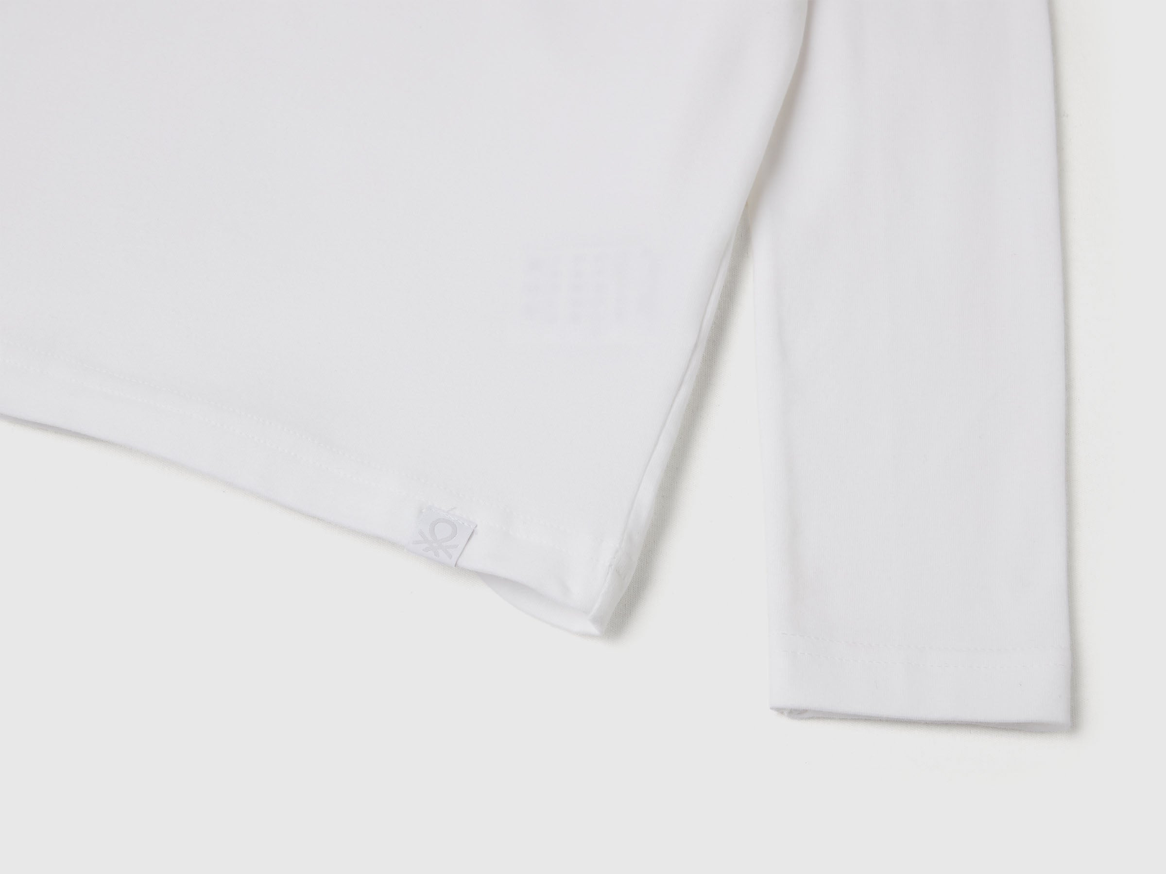 T-shirt de gola alta com manga comprida - ucb_image_DS1