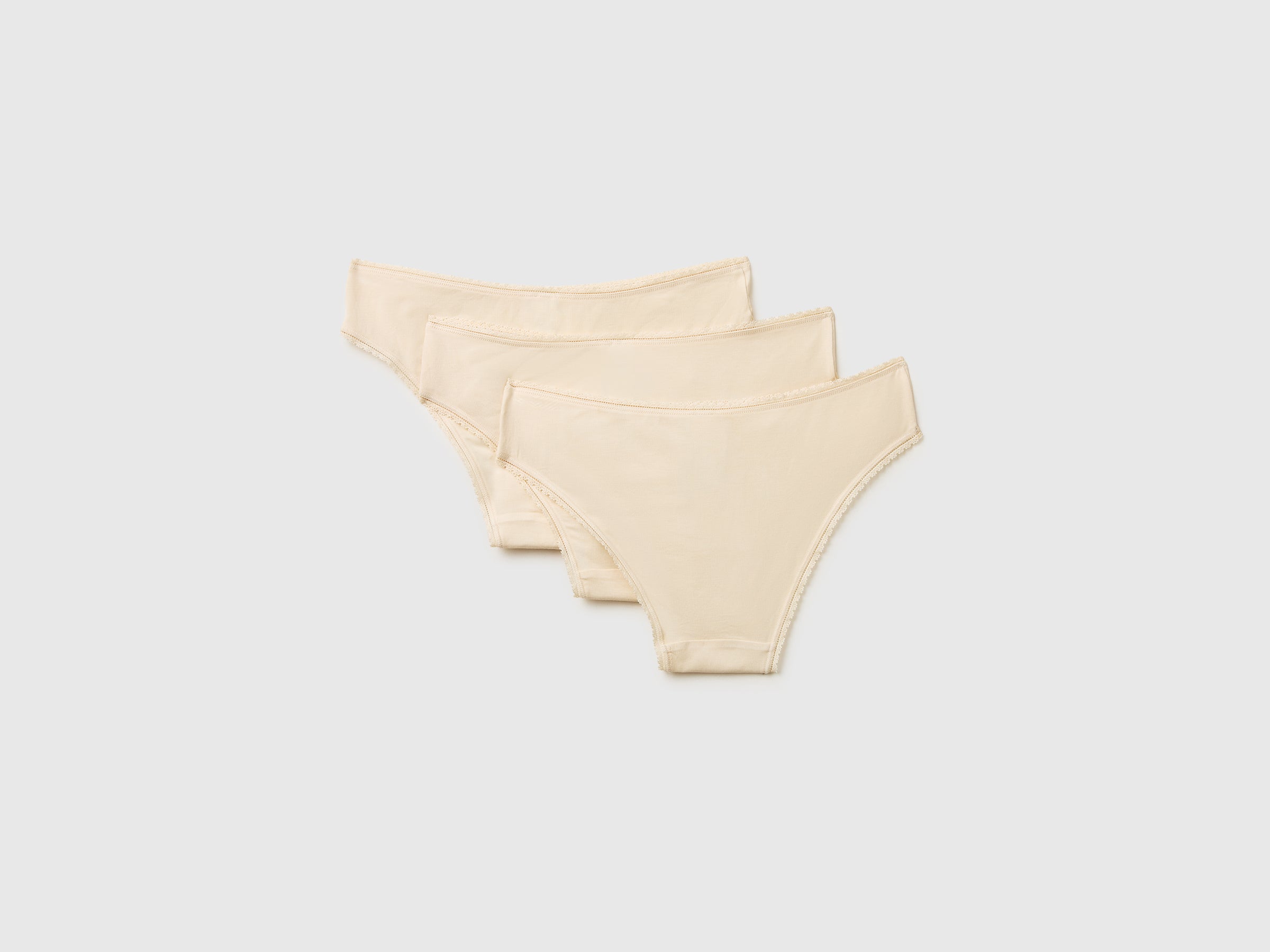 Três slips em Modal stretch - ucb_image_BS