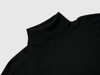 Camisola de gola alta preta em mistura de lã e caxemira. - ucb_image_DS1