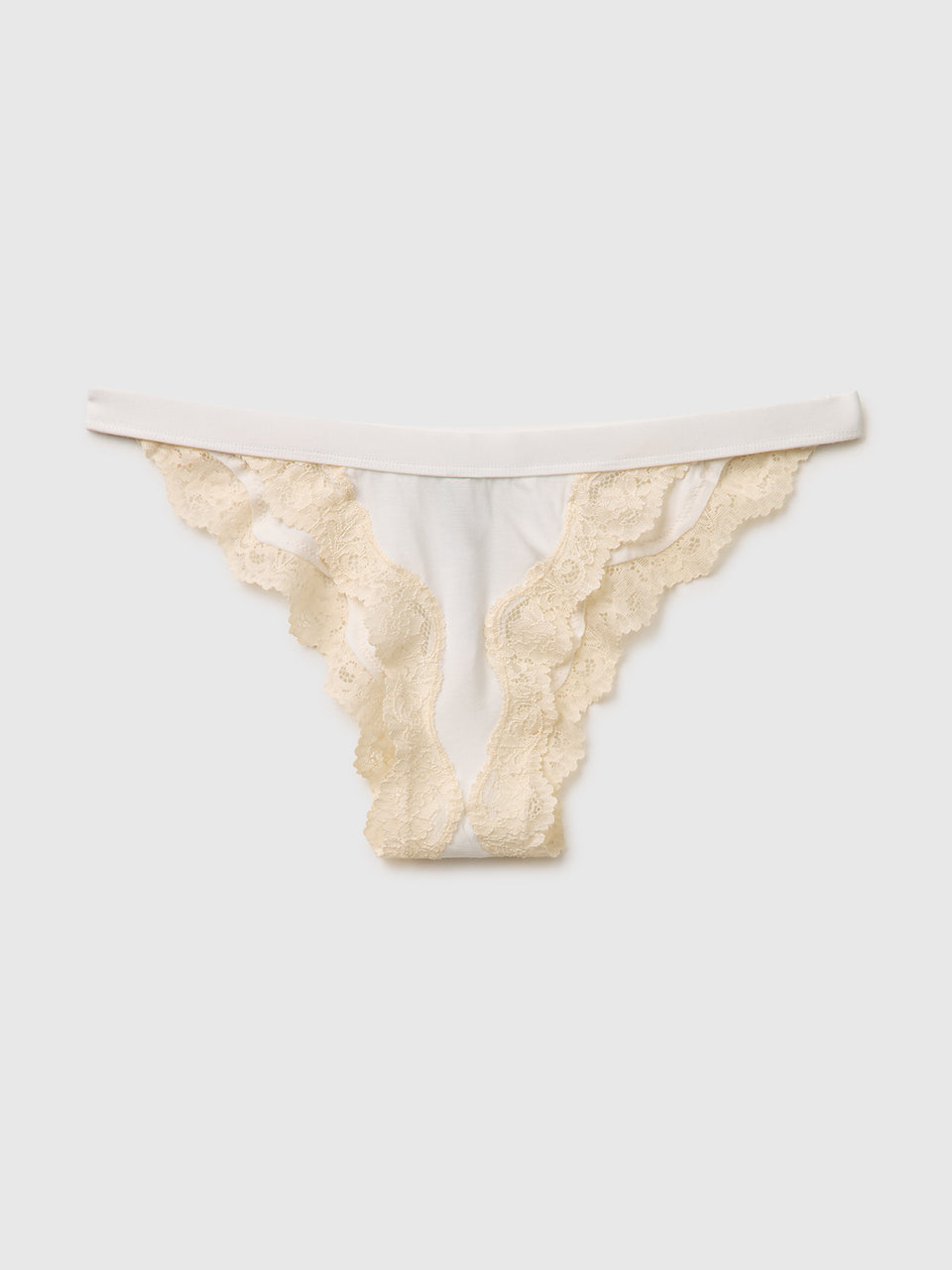 Low-cut briefs in silk blend with lace - ucb_image_FS