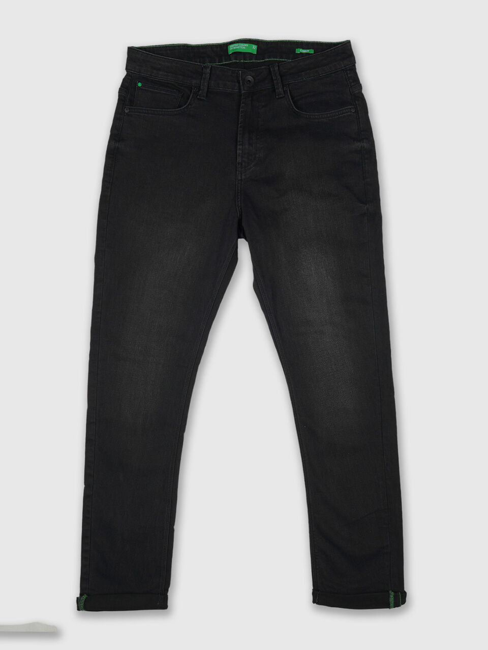 Carrot Fit Faded Black Boomerang Jeans image number 1