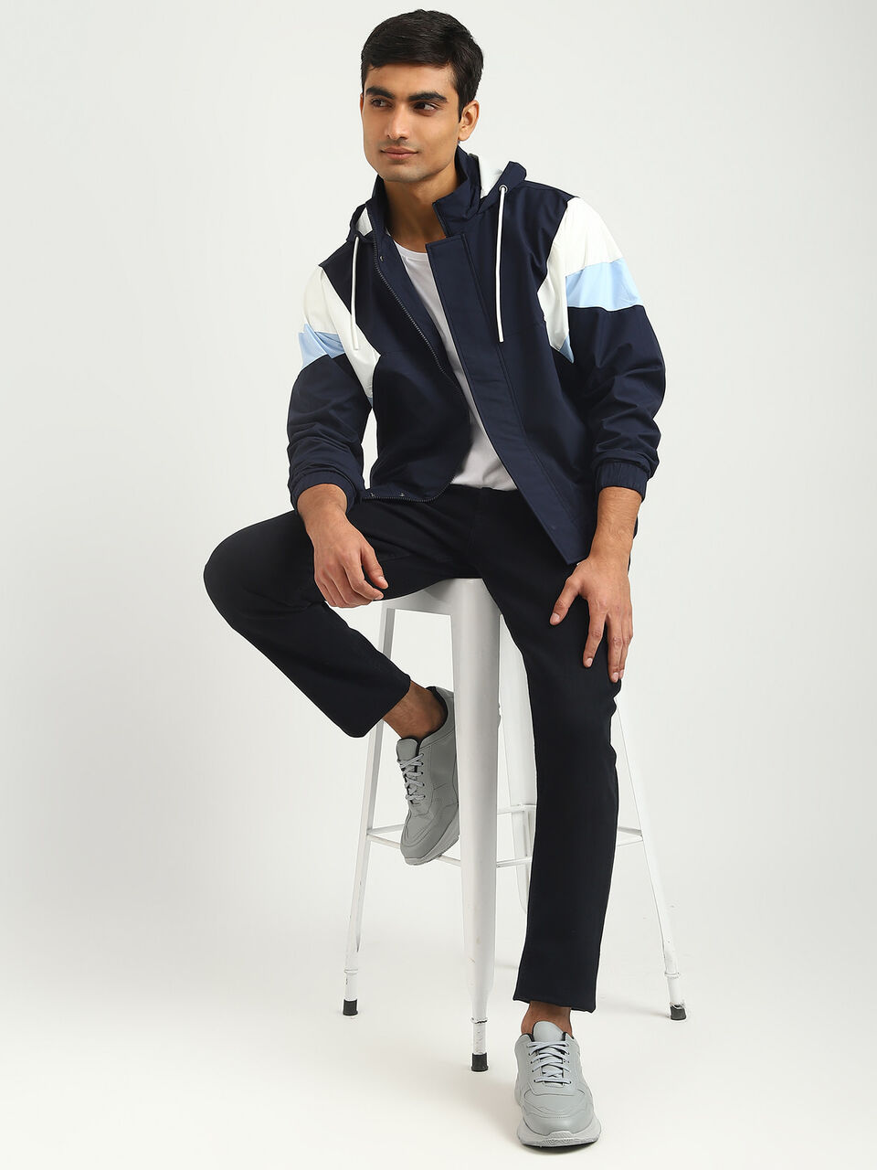 RAGLAN SLEEVE COLOR BLOCK JACKET image number null