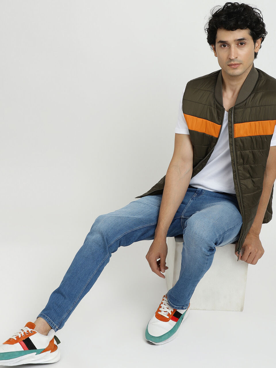 COLOR BLOCK GILET PUFFER JACKET image number null