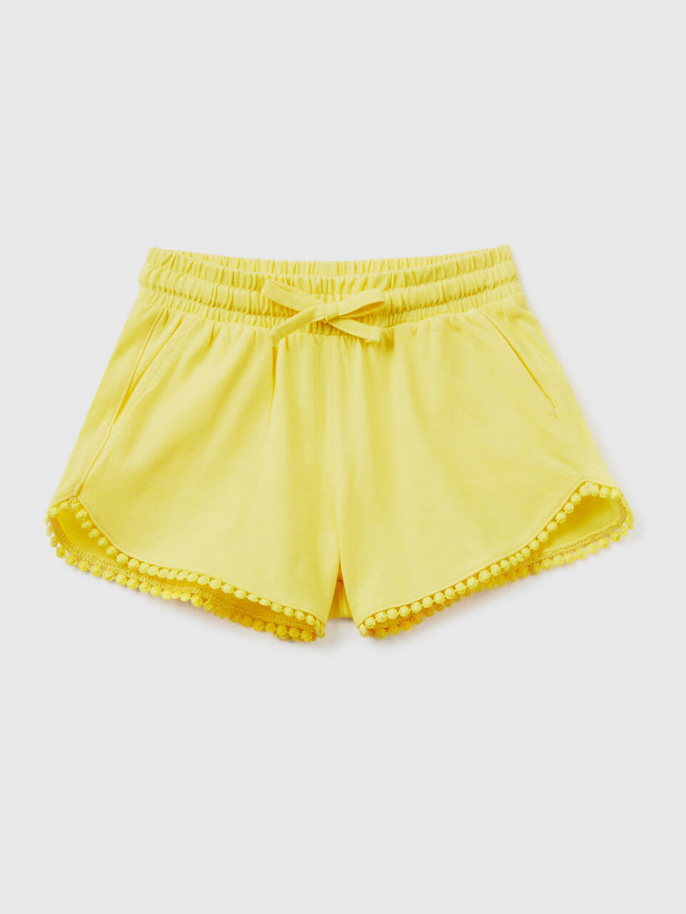Shorts with drawstring
