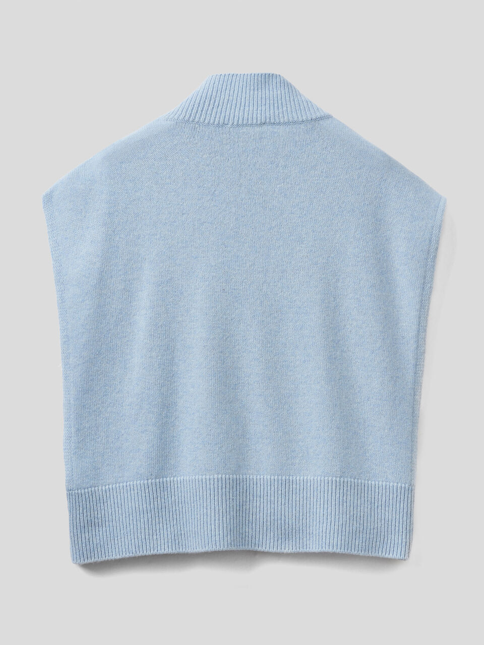 Knit vest in wool blend image number 2