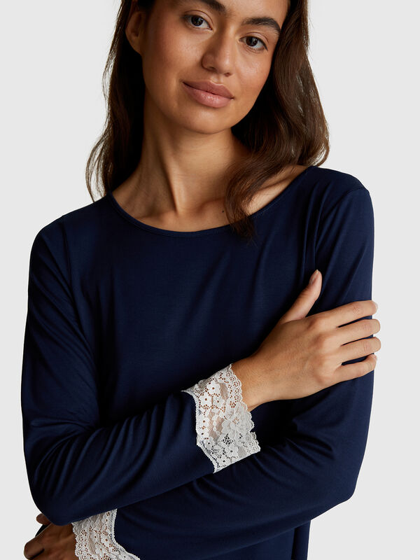 Flowy top with lace Women