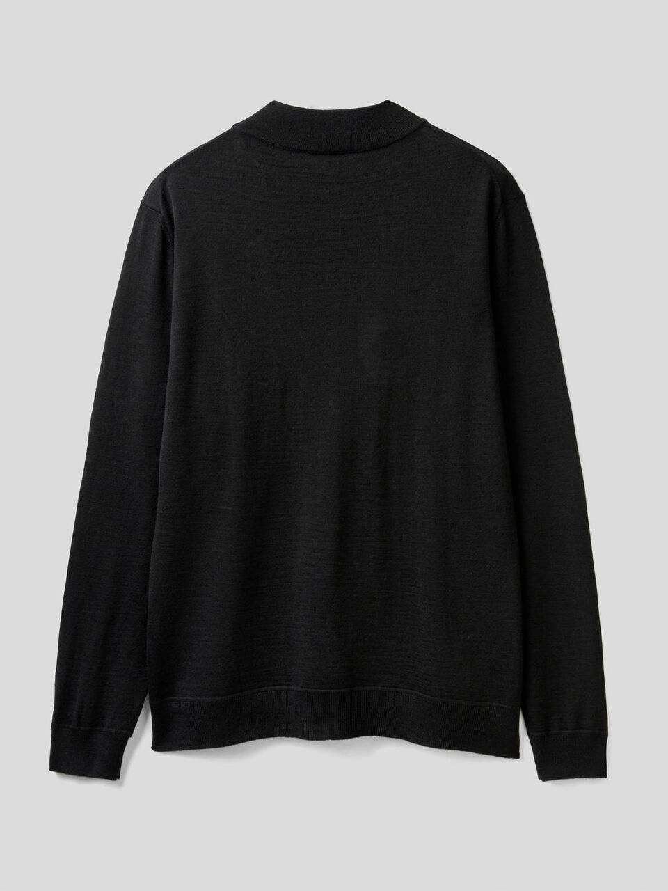 Solid colored turtleneck sweater image number 2