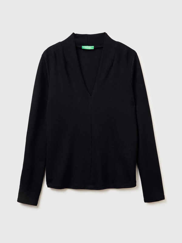 Crepe t-shirt with V-neck Women