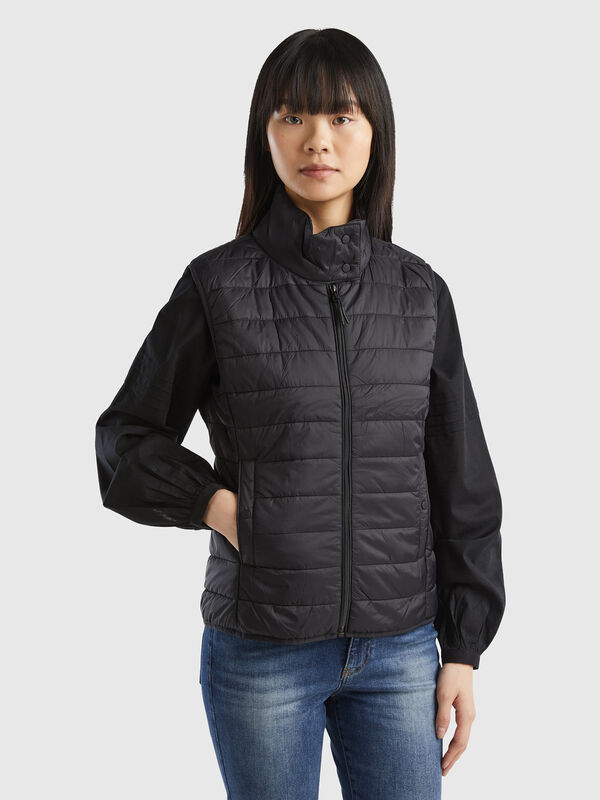 Sleeveless puffer jacket with recycled wadding Women