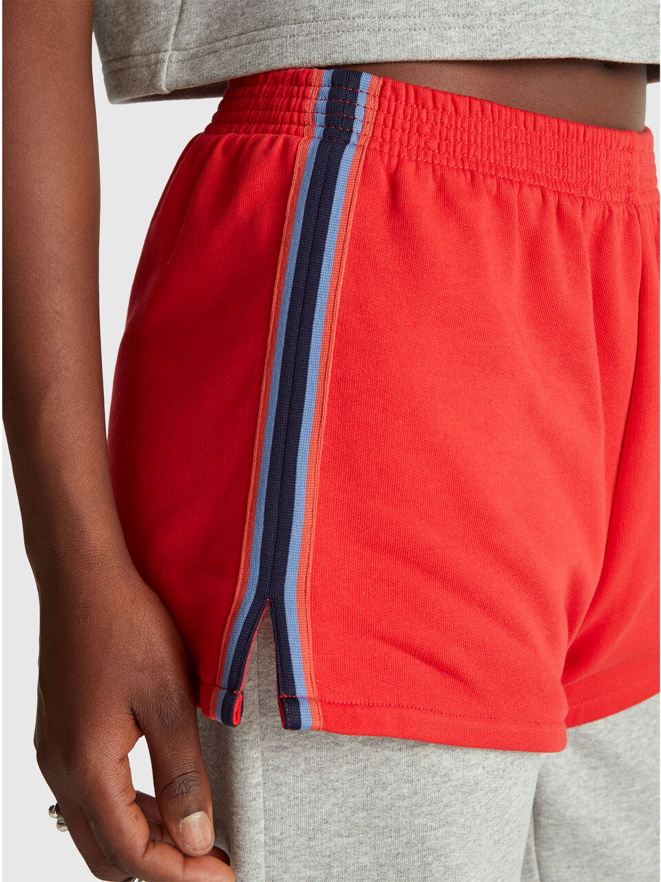 SHORTS Women image number null