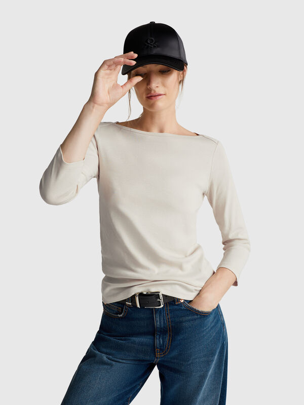 T-shirt with boat neck Women