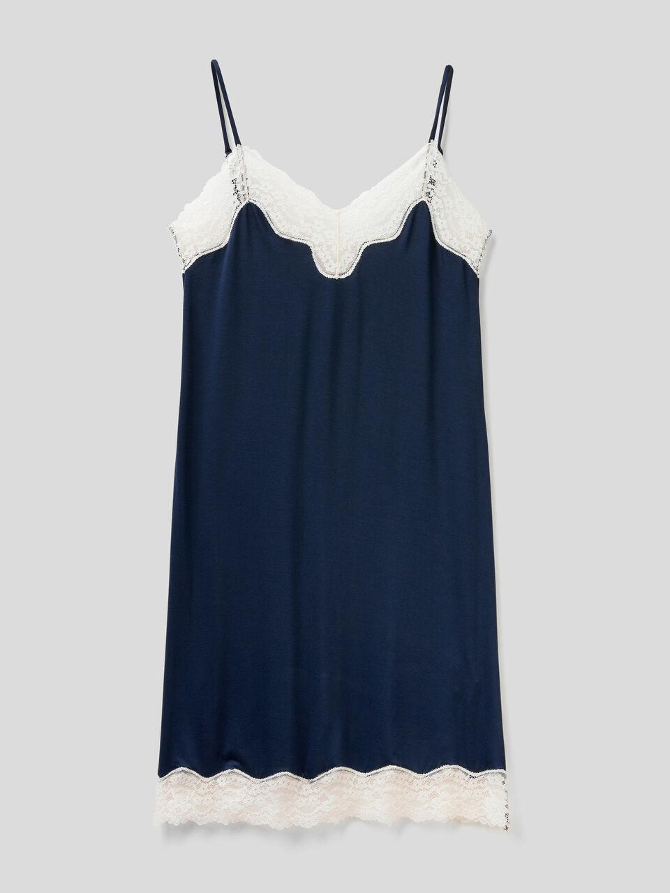 Flowy slip with lace image number 1