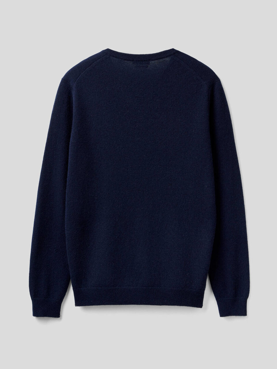 V-neck sweater in pure cashmere image number 2