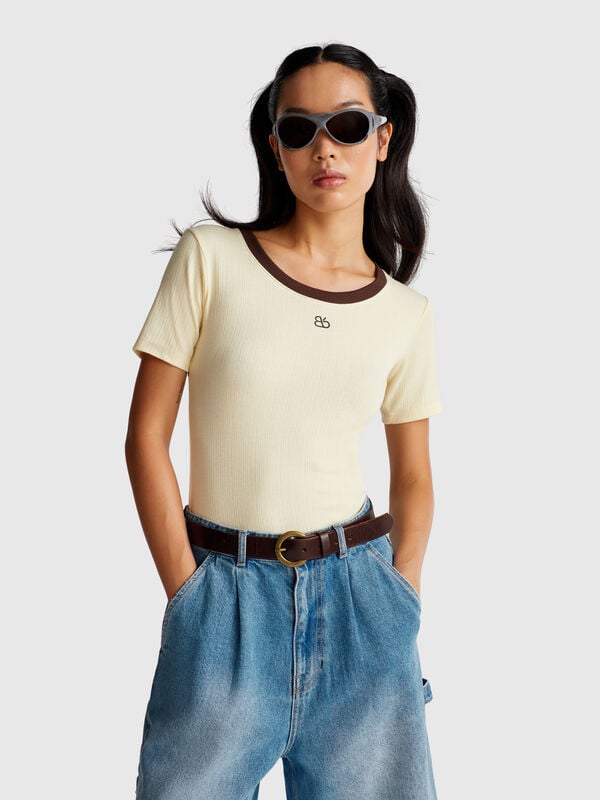 T-shirt with opening on the back Women