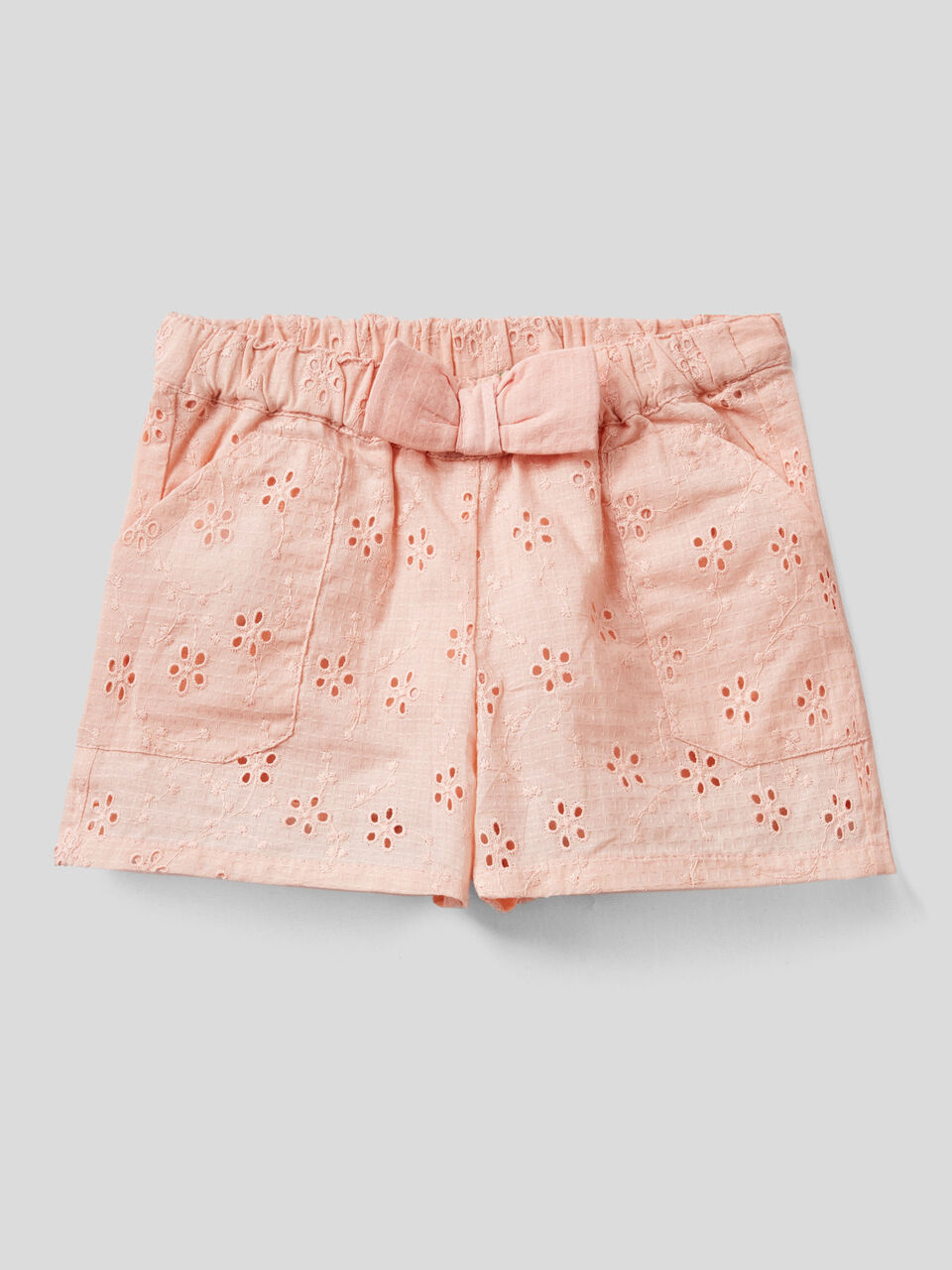 Shorts in broderie anglaise with bow image number 1