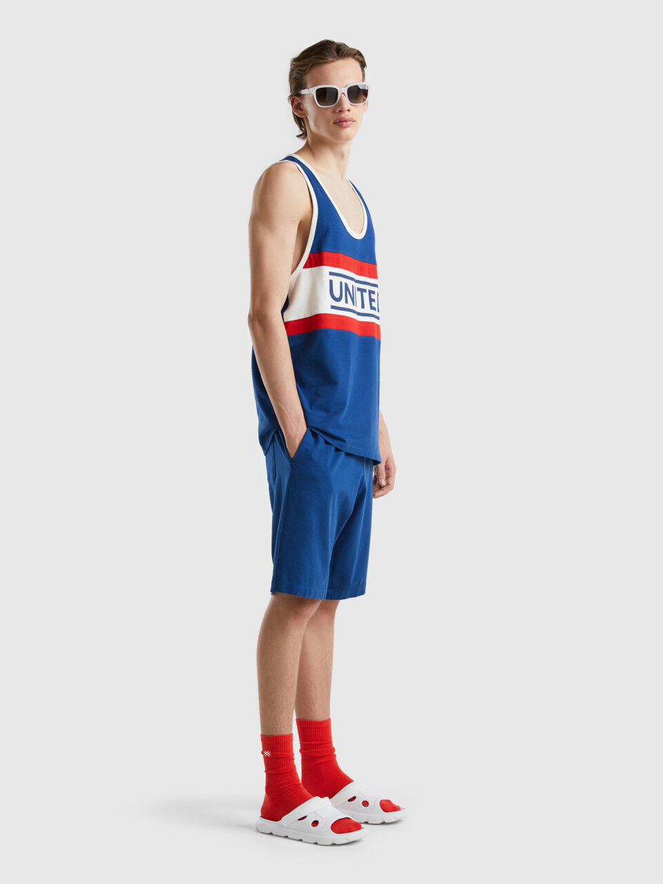Dark blue bermudas with drawstring