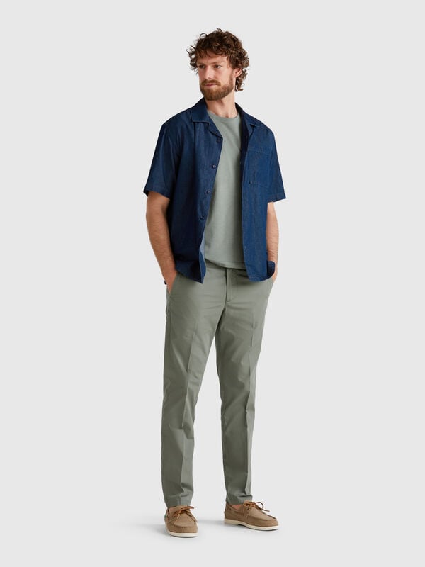 Slim fit chinos in light cotton Men
