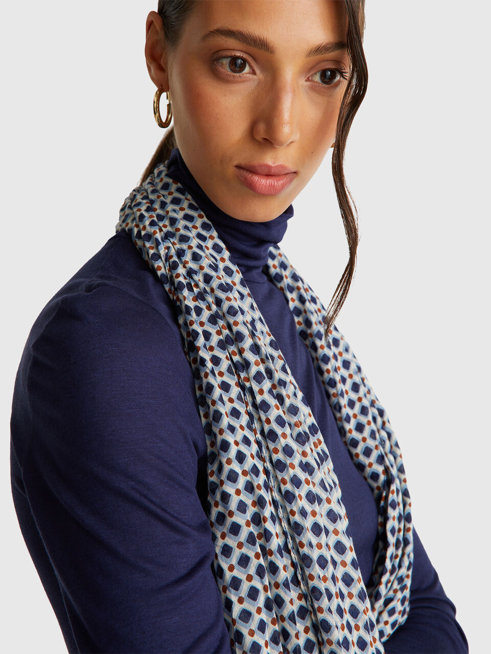 SCARF Women image number null