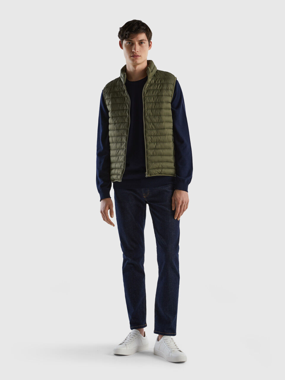 Sleeveless puffer jacket with recycled wadding