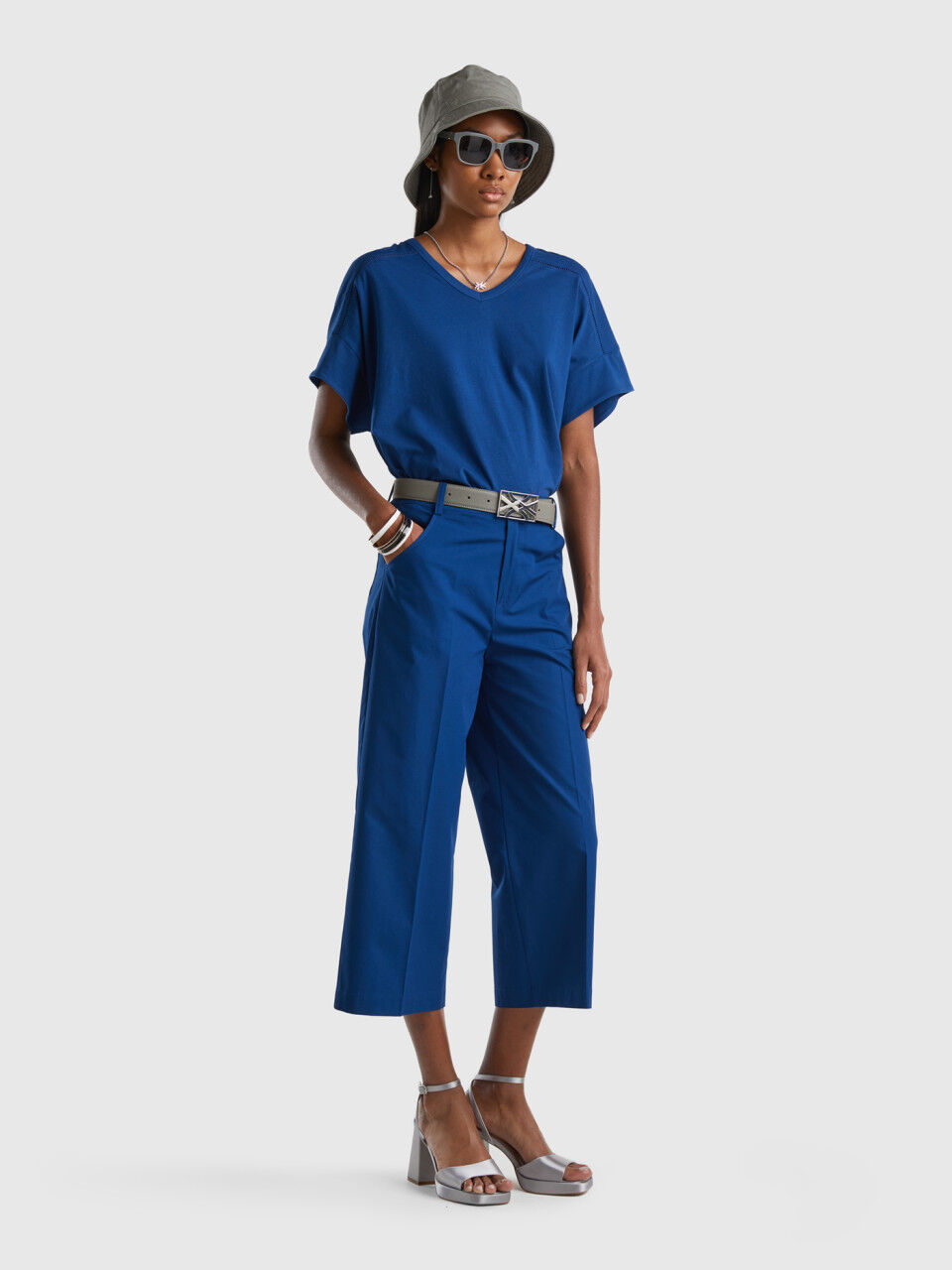 100% cotton cropped trousers