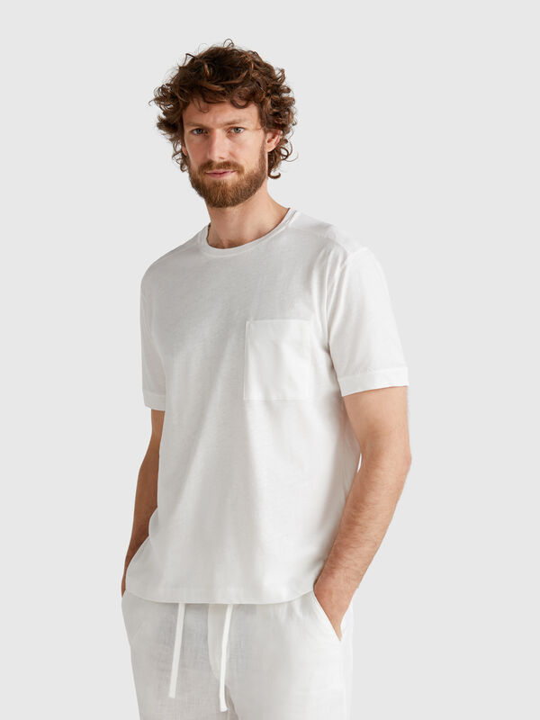 Linen blend t-shirt with pocket Men