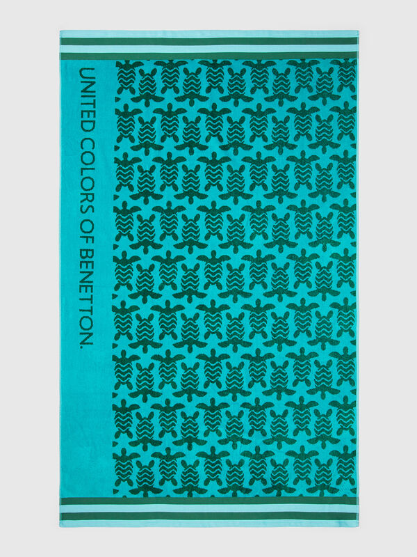 Beach towel with turtles