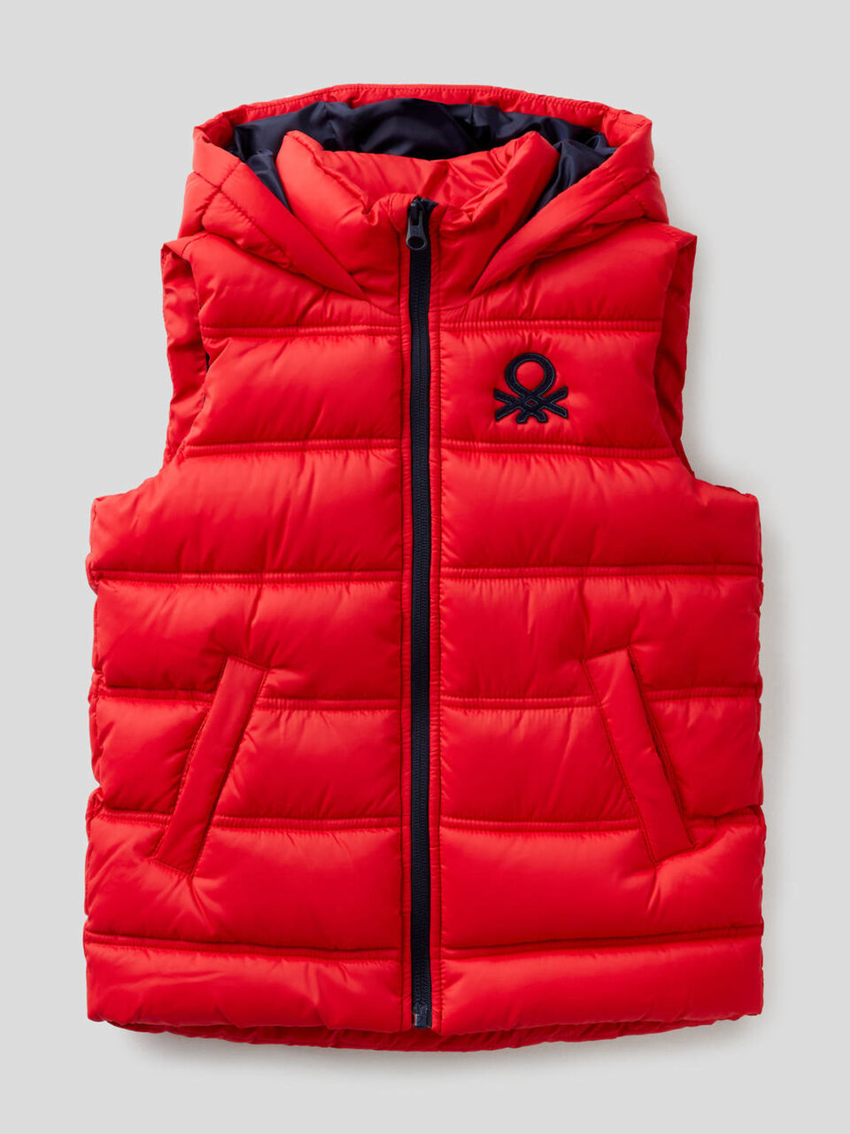 Sleeveless jacket with hood image number 1