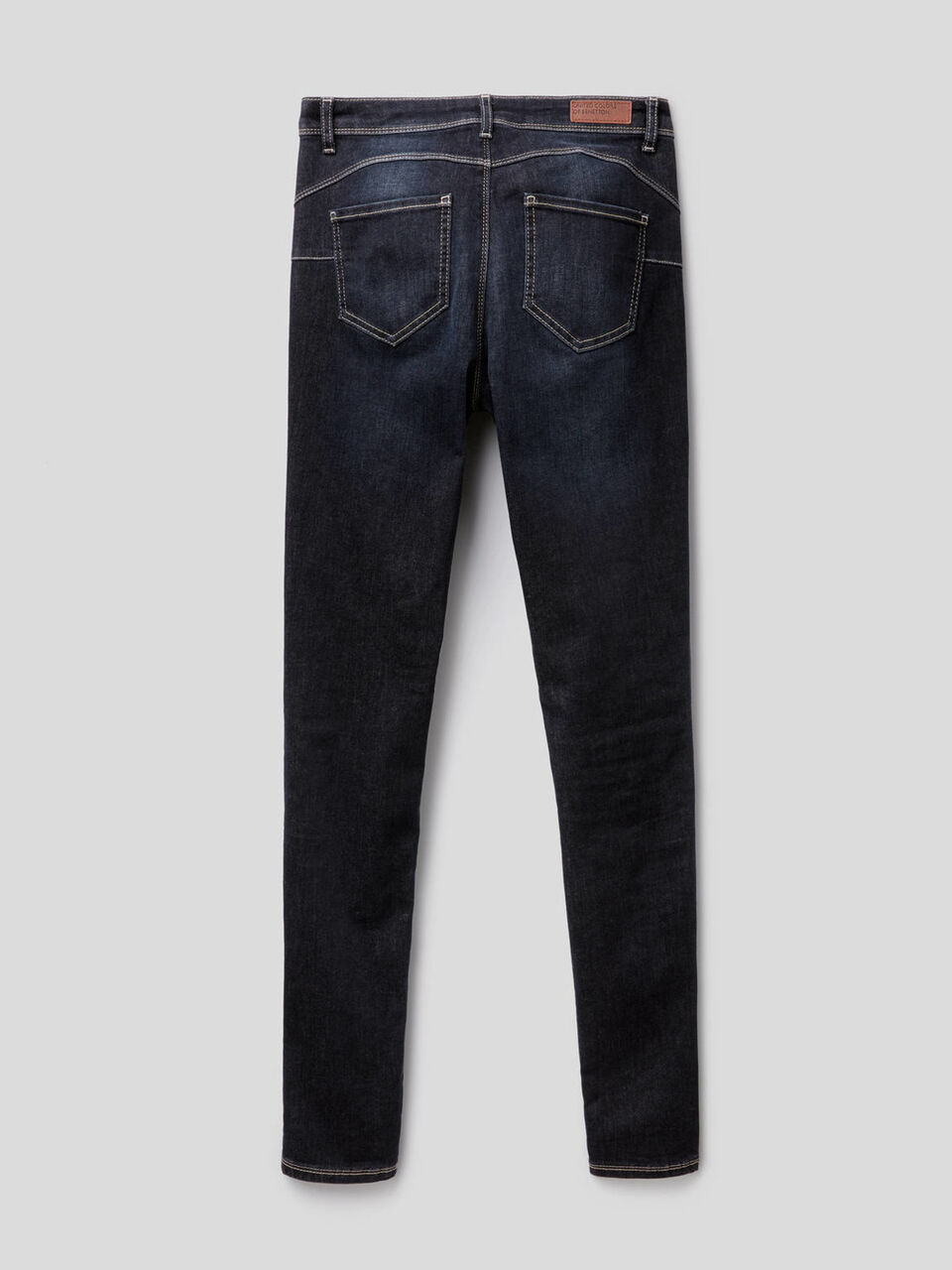Skinny fit push up jeans image number 2