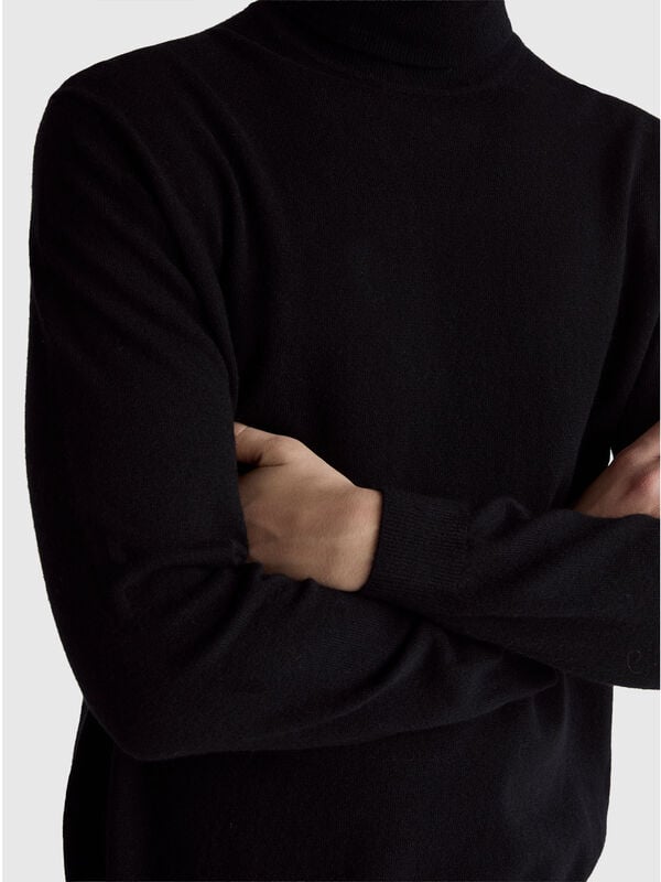 Black turtleneck in pure Merino wool Men