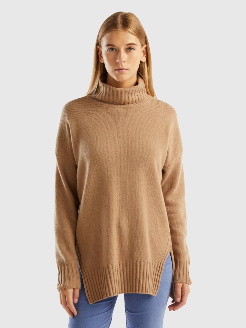 Turtleneck with slits Camel Benetton